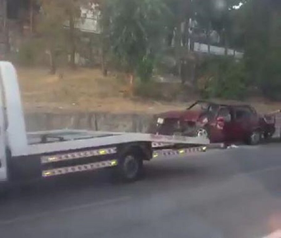 Kazada 9 aylık hamile olduğu öğrenilen bir kadın ve karnındaki bebeği yaşamını yitirirken 6 kişi de yaralandı.