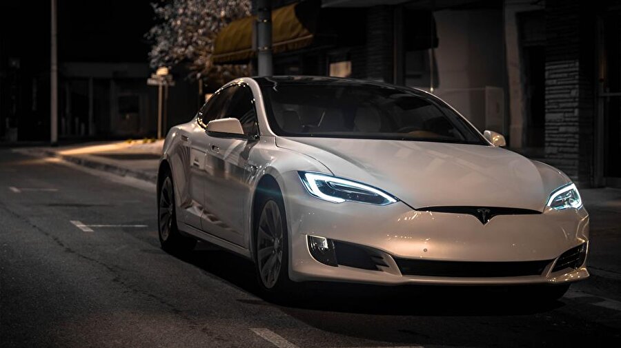 ​​Tesla Model S saniyeler içinde böyle hacklendi!