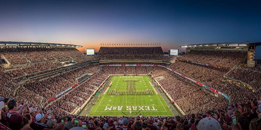 Kyle Field Stadyumu

                                    Lokasyon: College Station, Texas / ABDKapasite: 104,944
                                