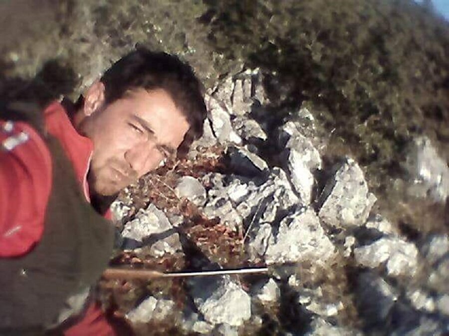 Gökhan Y. çamlık alanda ölü bulundu.