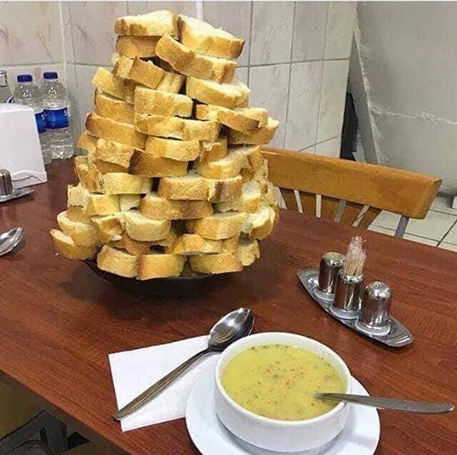 ​Çorba içmeye geldik önümüze jenga koydular