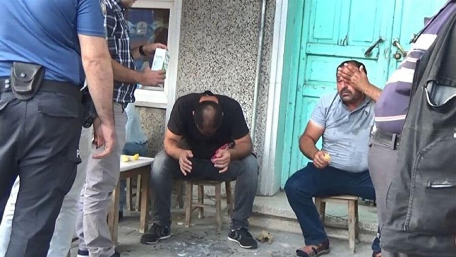 Bursa'da amca çocukları sopalarla birbirlerine girdi