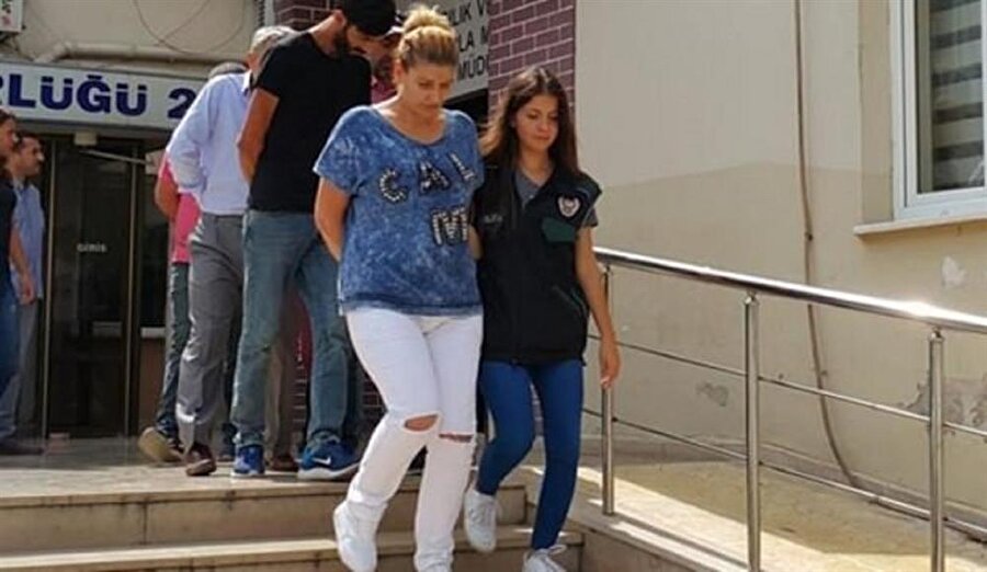 10 öğrenciye uyuşturucu satacaklardı