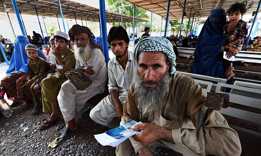 Pakistan'da yaklaşık 1,5 milyon Afgan mülteci bulunuyor.