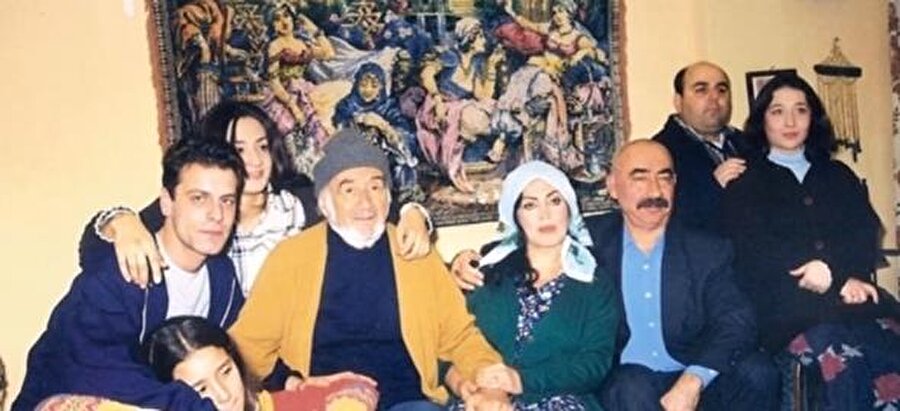 İkinci Bahar - % 16
Üçüncü sırada Türkan Şoray ve Şener Şen'i başrolde izlediğimiz, Ozan Güven ve Nurgül Yeşilçay'a şöhret kazandıran İkinci Bahar var. Dizi, % 16 oy oranına ulaştı.