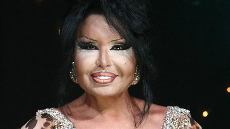 Bülent Ersoy için araba değerinde taht yapıldı