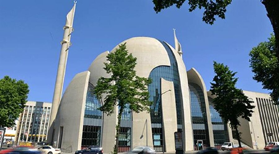 Camii'yi daha yakından tanımak isterseniz sizleri fotoğraflar köşesine alalım:
