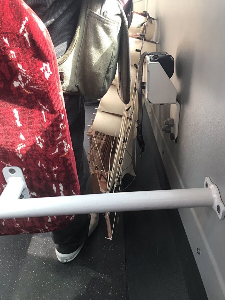 Gemileri karadan yürütüyoruz