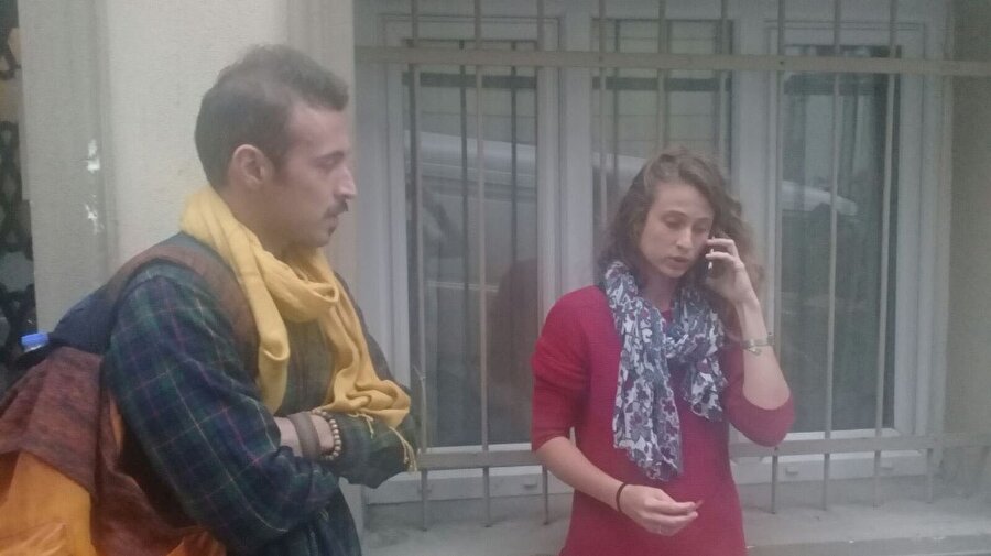 Beyoğlu’nda ülkelerine gitme hazırlığı yapan 2 Brezilyalı turist gece yarısı hırsızlık şoku yaşadı.