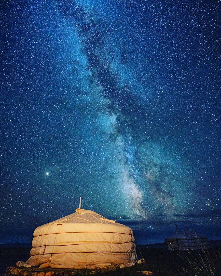 Samanyolu'nun yükselişini Moğolistan üzerinde yakalamak
