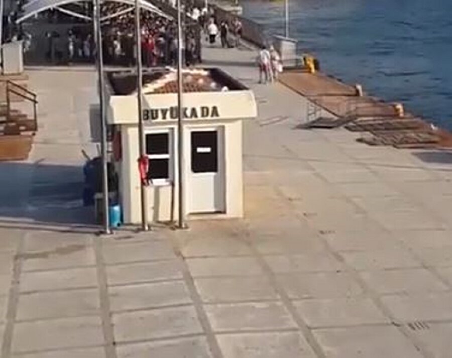 Büyükada iskelesinde yaşanan koşuşturmayı seslendiren adam