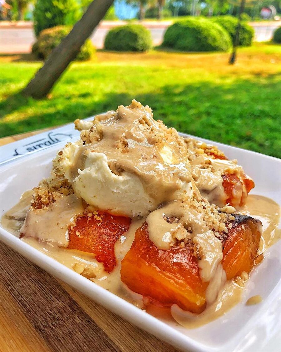 Köy kaymaklı tahinli kabak tatlısı