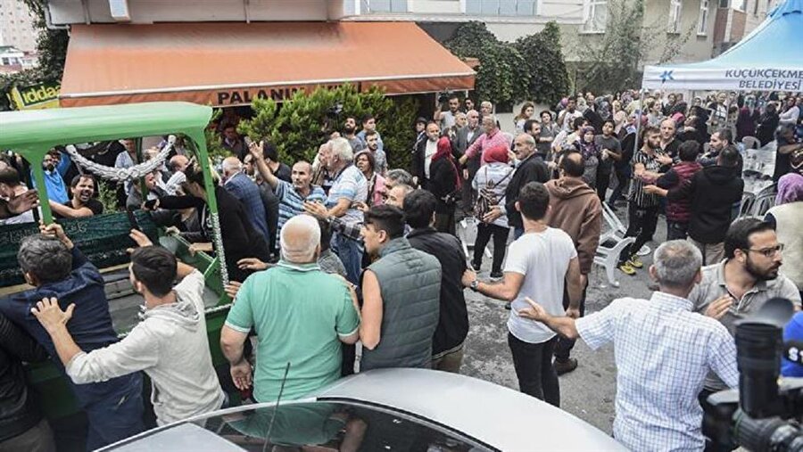 Cenaze töreninde kavga çıktı.
