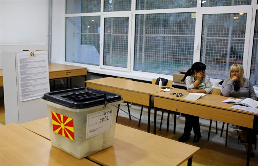 Makedonya ve Yunanistan arasındaki isim sorununu çözmek üzere yapılan referanduma Makedonya halkı yeterli katılımı göstermedi.