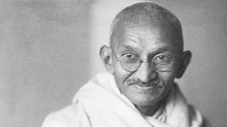 Mahatma Gandhi doğdu