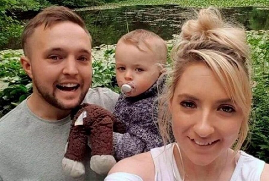 Lewis Little -Lisa Lee çifti küçük oğullarıyla mutlu bir hayat sürüyordu.