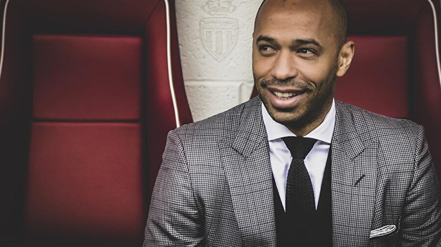 Monaco, eksi futbolcusu Thierry Henry'yi takımın başına getirdiğini bu fotoğrafı paylaşarak açıkladı.