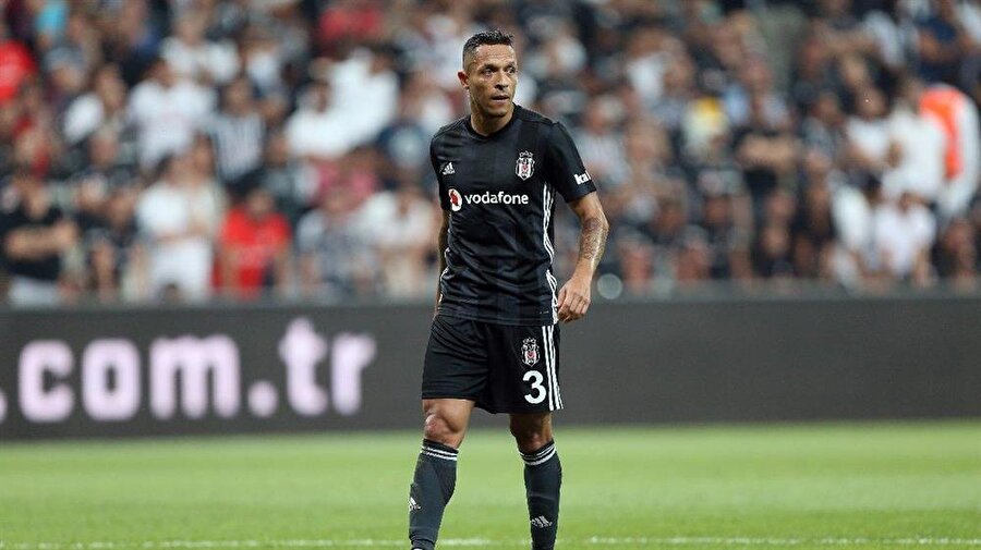 Adriano Correia