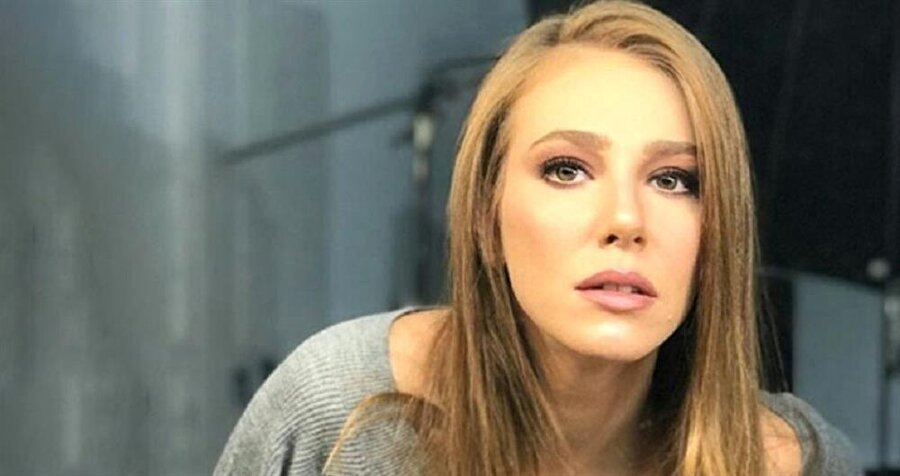 Elçin Sangu'nun eskiden kaydedilmiş görüntüleri sosyal medyada yeniden gündem oldu.