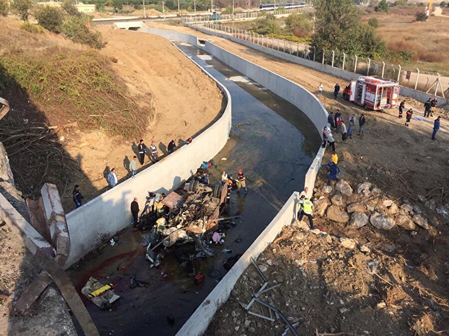 Aralarında çocukların da bulunduğu 15 kişi hayatını kaybetti.