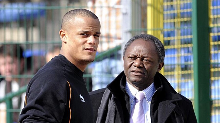 Baba ve oğul Kompany objektiflere birlikte yakalanıyor...