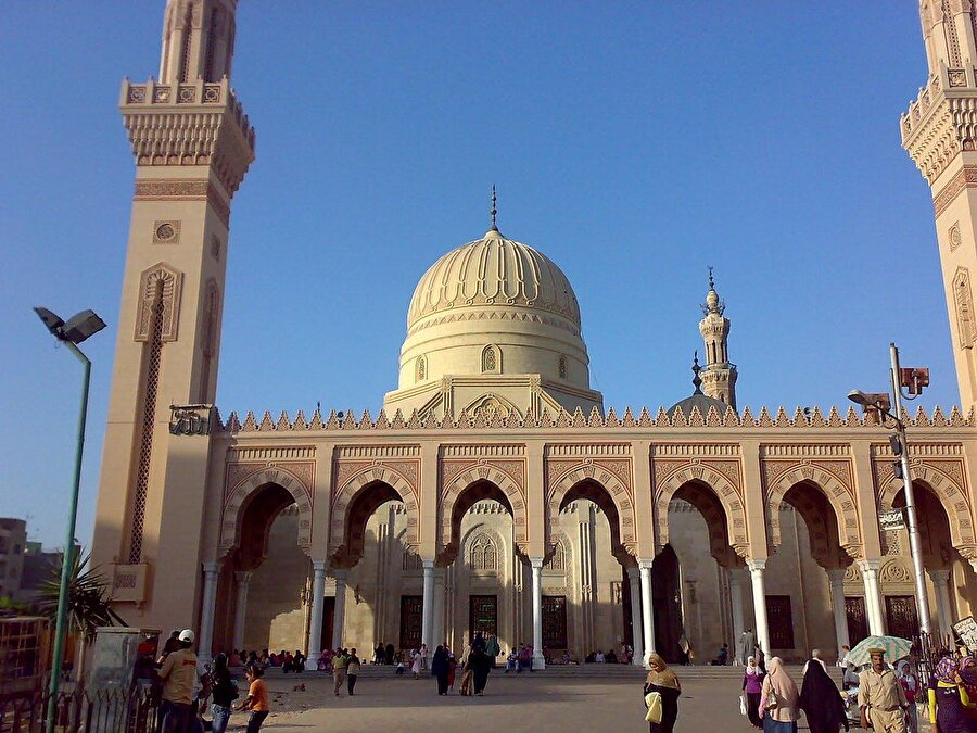 Mısır'ın Tanta şehrinde bulunan Seyyid Ahmed el-Bedevi Camii.