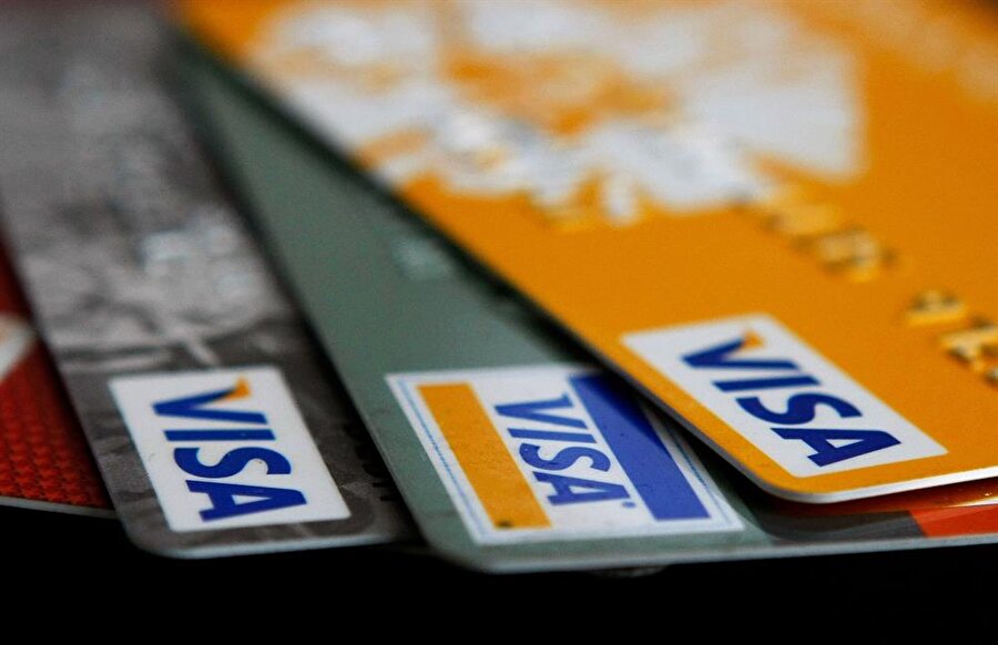 Kamu çalışanlarının yüzde 95’inin de kredi kartı kullandığı görülürken, buna paralel olarak yüzde 90’ının da borç ödeme de zorlandığı tespit edildi.
