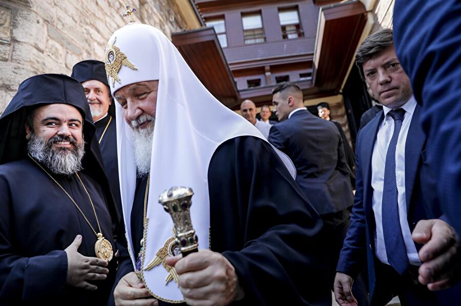 "Adını anmayacağız"

                                    Rusya Ortodoks Kilisesi Meclisi, Ukrayna kilisesinin bağımsızlığını tanımaya yönelik girişimi nedeniyle, Fener Rum Patrikhanesi'nin ibadetlerde adının anılmaması ve Patrikhane’nin başkanlık ettiği yapılardaki mevcudiyetini sonlandırması kararını aldı.
                                