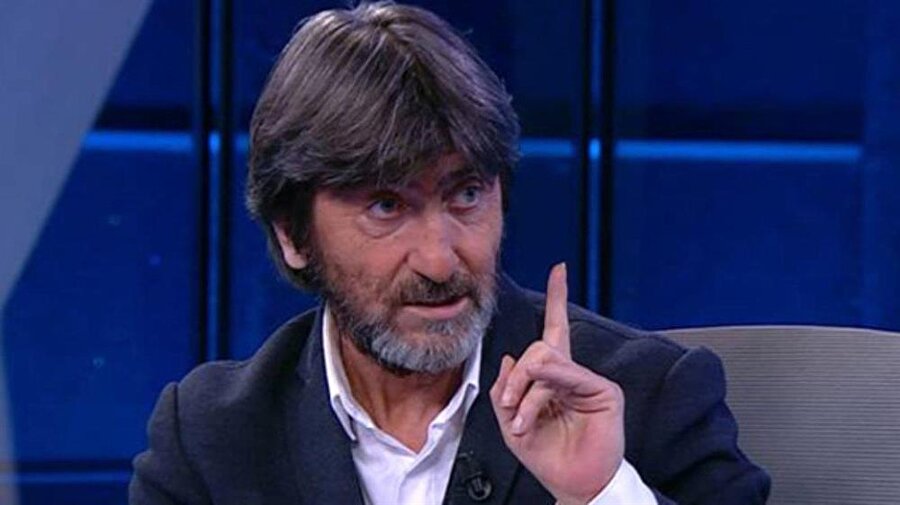 Rıdvan Dilmen, NTV'de program sırasında açıklamalarda bulunuyor...