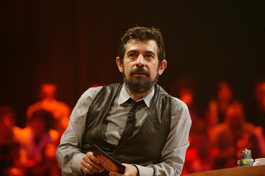 Okan Bayülgen