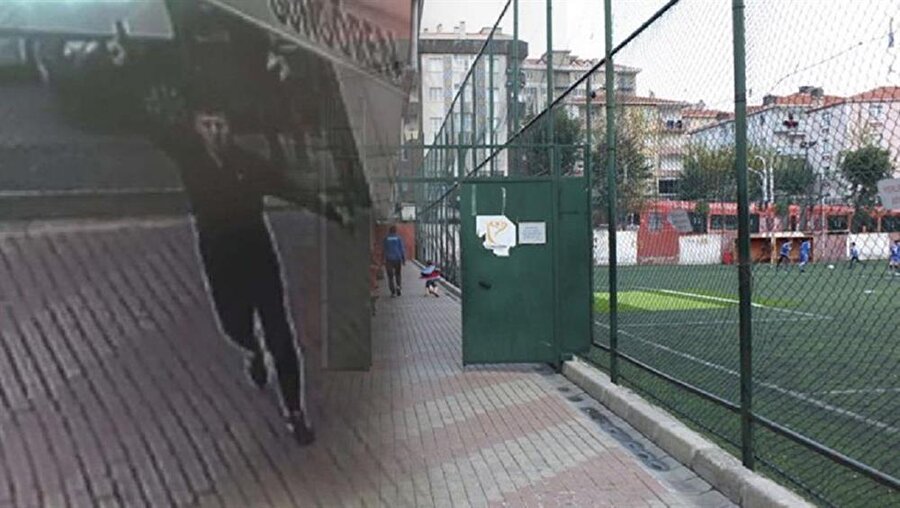 Bir çocuğun kırmızı kart görmesinin ardından çıkan olaylarda bir kişi silahla ateş etmek istedi.