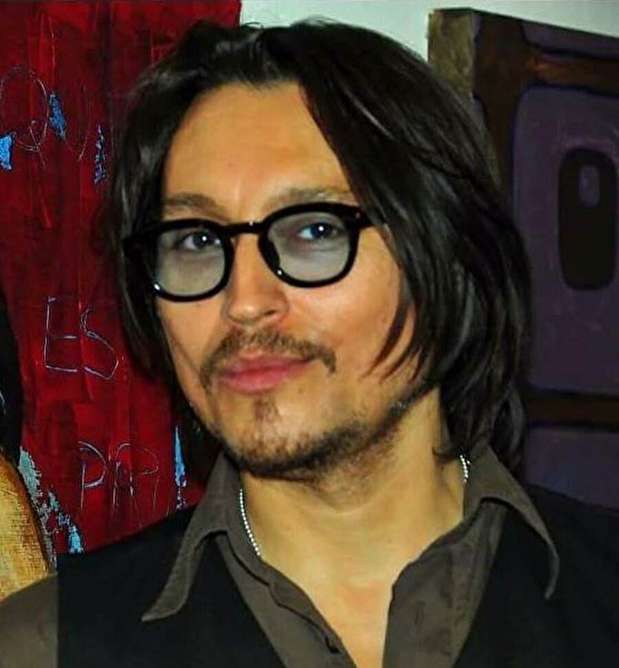 5) Asyalı Johnny Depp

                                    
                                    
                                    
                                
                                
                                