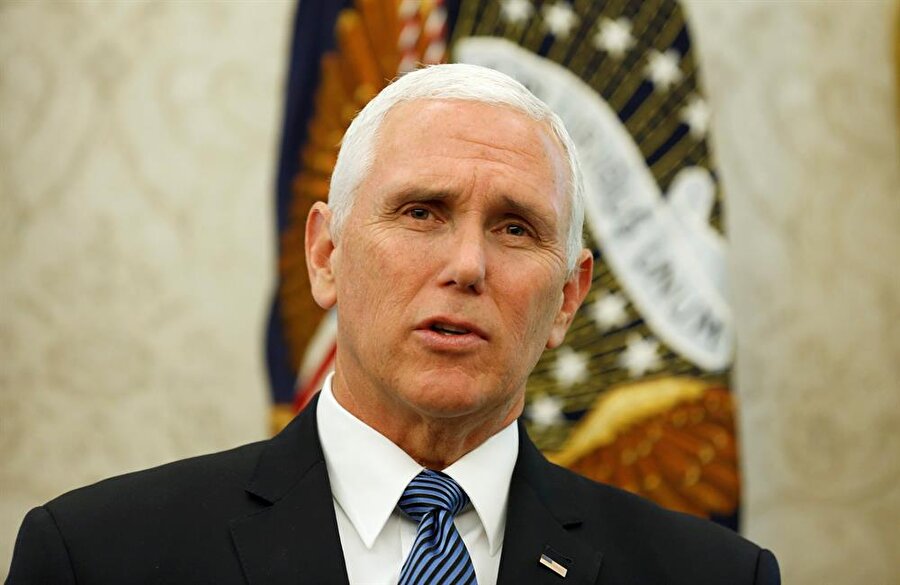 ABD Başkan Yardımcısı Pence: Bunun sonuçları olur
ABD Başkan Yardımcısı Mike Pence ise, Suudi gazeteci Cemal Kaşıkçı konusunda bugüne kadarki en sert açıklamasını yaptı. Pence soruşturmanın birkaç gün içinde tamamlanacağına işaret ederek, "Ancak bu bilgi elimize geldiğinde sadece bu bilgiyle yetinmeyeceğiz, bütün delilleri toplayacağız ve sonrasında Başkan bir karar verecek” dedi. Pence, “Bir gazeteci şiddet görerek hayatını kaybettiyse bu bütün dünyada özgür ve bağımsız basına tehdittir. Bunun sonuçları olur” diye konuştu.