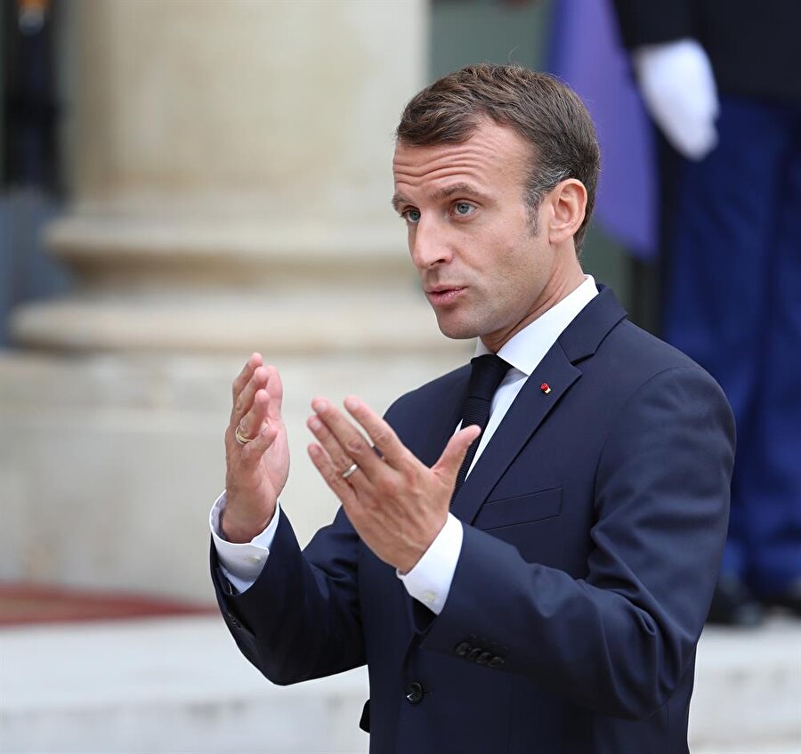 Macron: Politik ziyaretleri askıya aldık

                                    Fransa Cumhurbaşkanı Macron, Kaşıkçı konusunda olayın aydınlatılmasını beklediklerini belirtti. Macron bazı politik ziyaretleri askıya aldıklarını söyledi.

  


  
Fransa Cumhurbaşkanı Macron, "(Kaşıkçı konusunda) Olayla ilgili bildiğimiz şeyler aşırı ciddi ve endişe verici" diye konuştu.
                                