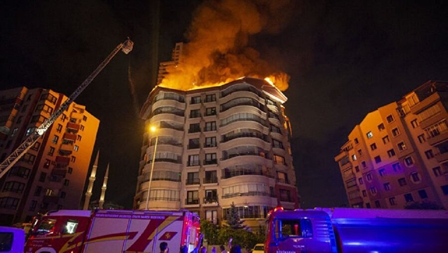 31 Ağustos akşamı Ankara’da 9 katlı bir binanın çatısında çıkan yangın büyük paniğe neden olmuştu.