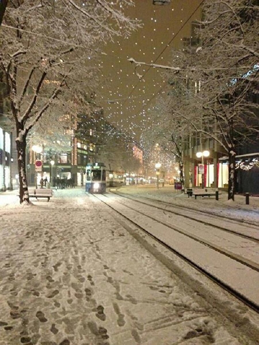 İsviçre'de kış... Bahnhofstrasse, Zürih

​