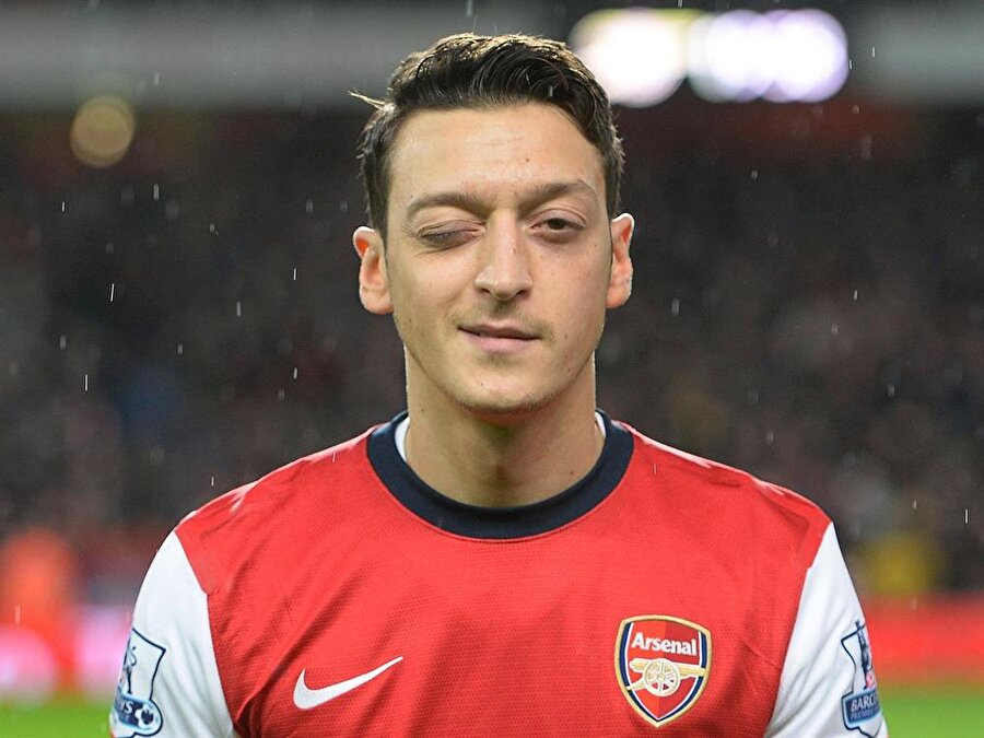 Mesut Ozil In Benzerleri Enzo Ferrari Gonzalo Galvan Maty Feldman