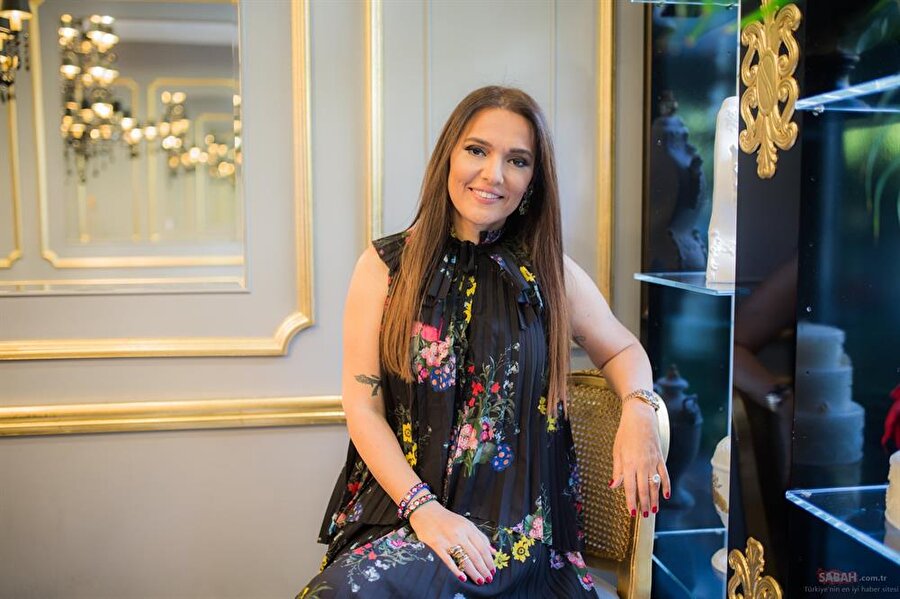 Demet Akalın