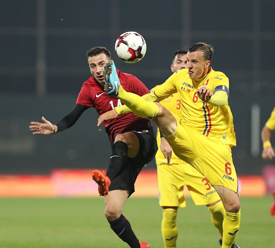 Türkiye ve Romanya arasında oynanan hazırlık maçından bir kare.