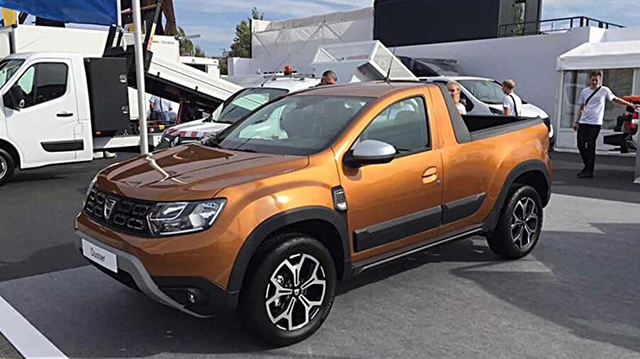 Dacia Duster'ın pick-up versiyonu 2 kapılı yapısı ve geniş arka bölümüyle 'makul tercih' olarak değerlendiriliyor. 