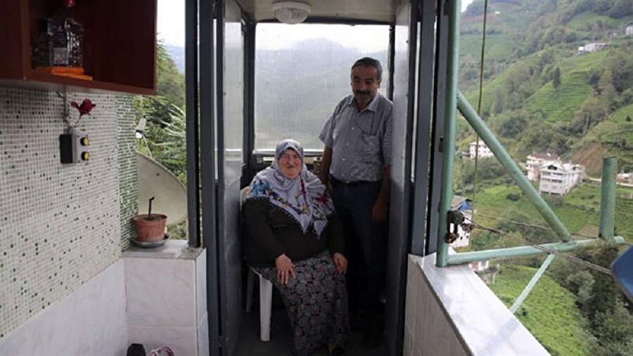 Merdivenden inmekte zorlanan eşi için kendi imkanları ile
asansör üretti