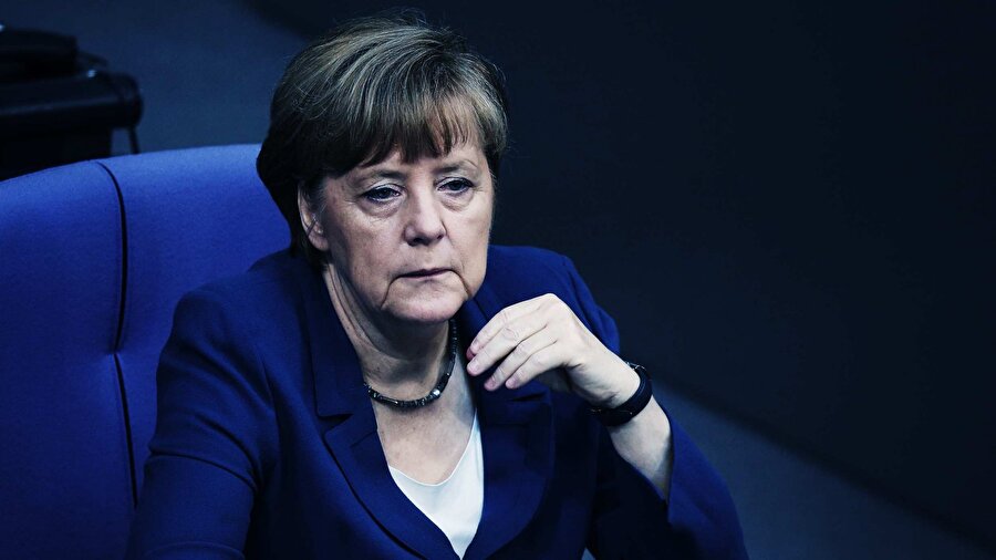 Angela Merkel, adylıktan çekilme kararı sonrası ilk açıklama yaptı.