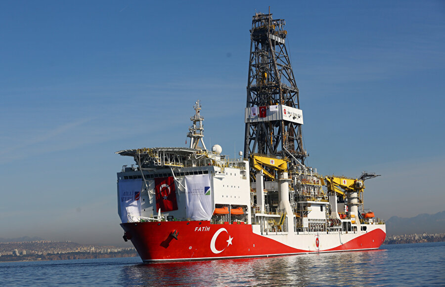 6'ncı nesil sondaj gemisi: Fatih
6'ncı nesil sondaj gemisi Fatih'te iki kulede de sondaj yapabilecek ekipmanlar yer alıyor.