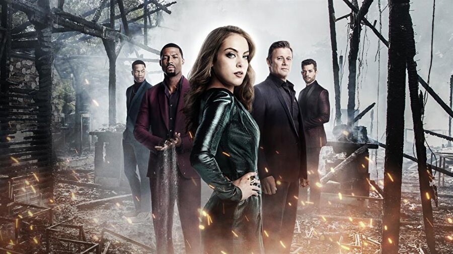 Hanedan - 3 Kasım
Evleri bir yangında kül olan Carringtonlar'ın, eski güçlerini kazanmak için girdikleri zorlu süreci aktaran dizi, 2. sezonuna 3 kasım'da başlıyor.