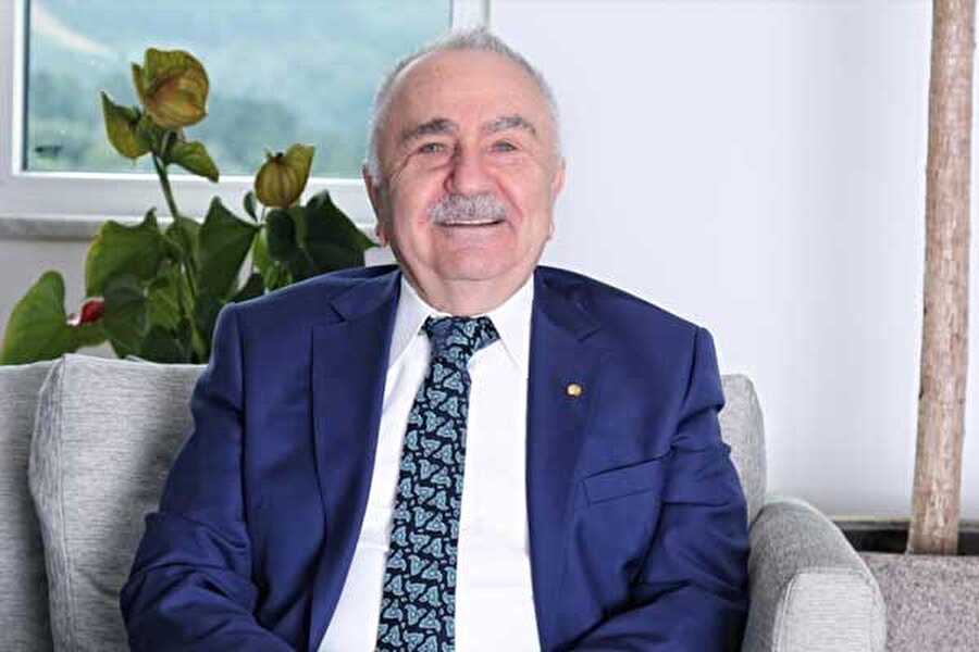 DYP'den ANAP'a geçiş 

                                    1994 yerel seçimlerinde DYP'den tekrar İstanbul Büyükşehir Belediye Başkanlığına aday oldu; fakat seçilemedi. 1995 yılında DYP'den istifa ederek ANAP'a geri döndü.
                                