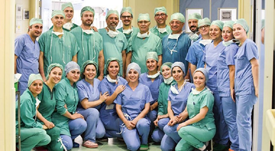 Türk doktorları bir ilke daha imza attı. Avrupa'nın ilk "Domino 7'li böbrek nakli" gerçekleştirildi.