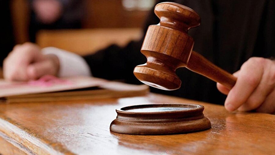 Boşanma davalarona ilişkin Yargıtay ilginç bir karara imza attı. Eve yemeğe gelen erkek misafir getirmek boşanma sebebi sayıldı.