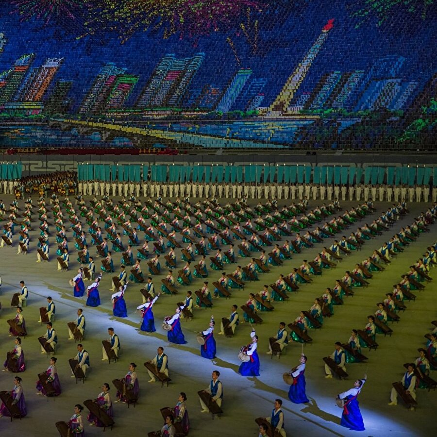 ​Kuzey Koreli kadınlar geleneksel enstrümanlar çalarken, Eylül 2018