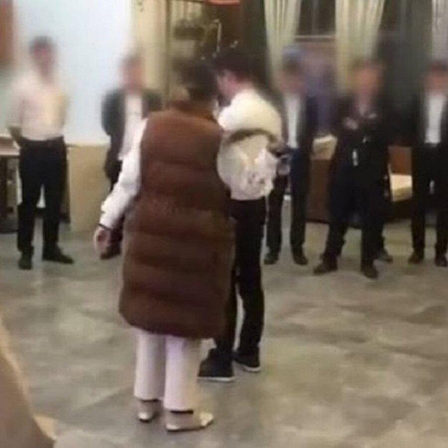
Video Çin'in popüler sosyal medya platformu Weibo'da paylaşım rekoru kırdı.
