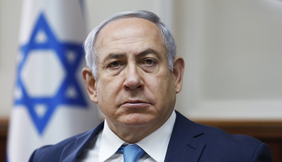 Netanyahu'nun yakınlarına dava istemi
İsrail polisi, Almanya'dan denizaltı alınmasında yolsuzluk yapıldığı yönündeki iddialara ilişkin soruşturmasını tamamlayarak, Başbakan Binyamin Netanyahu'ya yakın isimlerin de aralarında bulunduğu 6 kişiye dava açılmasını istedi.